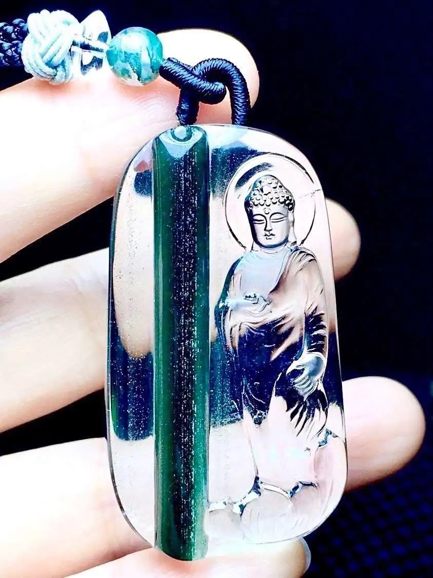 天然绿幽灵佛祖吊坠，贵族气质，白体，晶体干净，天然色，幽灵升起形成银山聚宝盆状，太美了，[色]水头足[色]，[强]佩戴美观大气上档！招财纳福！男女均可戴。规格：49*27*10、23克。