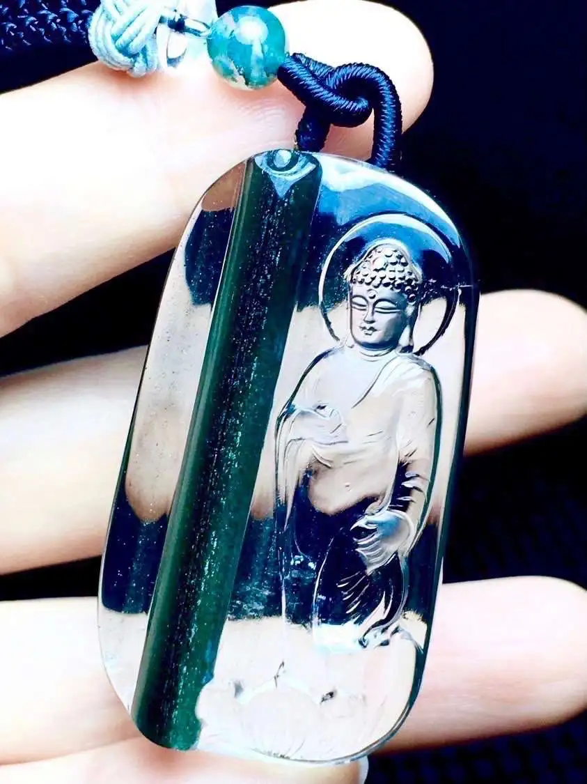 天然绿幽灵佛祖吊坠，贵族气质，白体，晶体干净，天然色，幽灵升起形成银山聚宝盆状，太美了，[色]水头足[色]，[强]佩戴美观大气上档！招财纳福！男女均可戴。规格：49*27*10、23克。