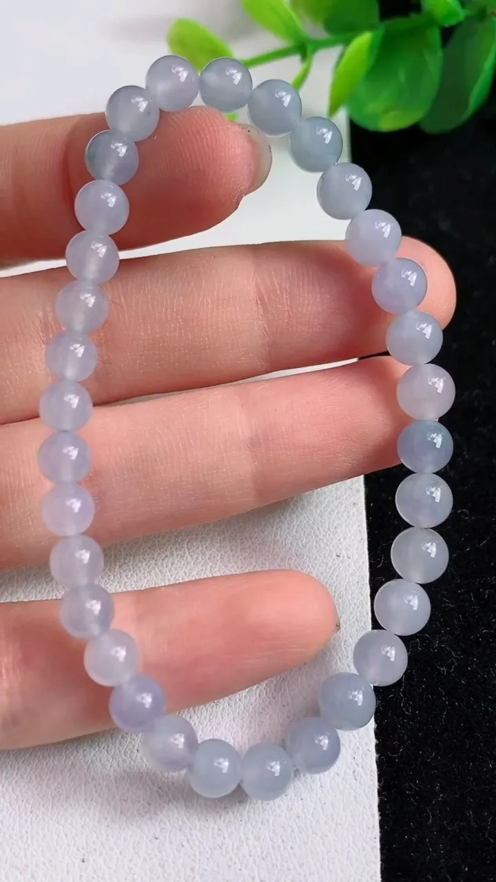 天然A货翡翠紫罗兰圆珠手串32颗，尺寸5.6，重量:10.46g4月16日
工厂直销收藏佳品,种好水足，色泽均匀，有种有色，上手高大气！