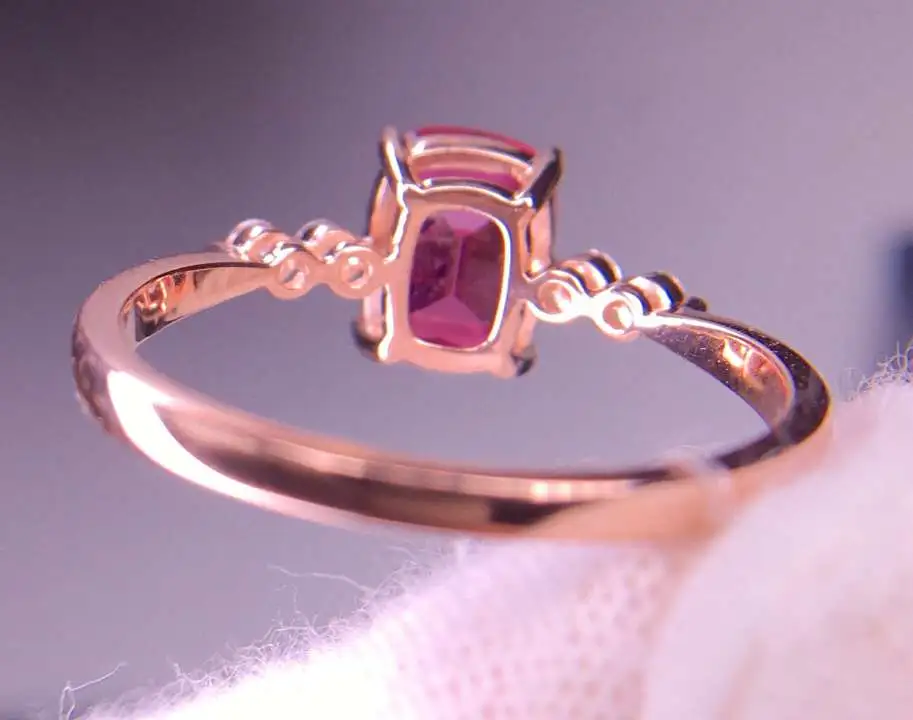 天然红碧玺戒指 戒指主石7.5*6 宝石约1.91ct 18k玫瑰金