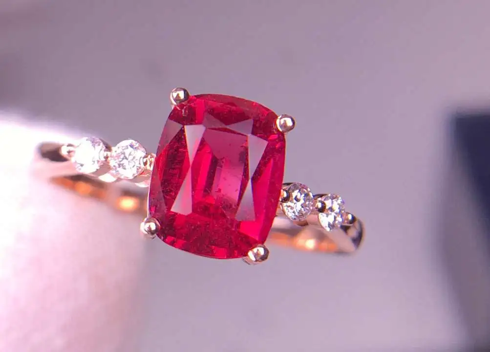 天然红碧玺戒指 戒指主石7.5*6 宝石约1.91ct 18k玫瑰金