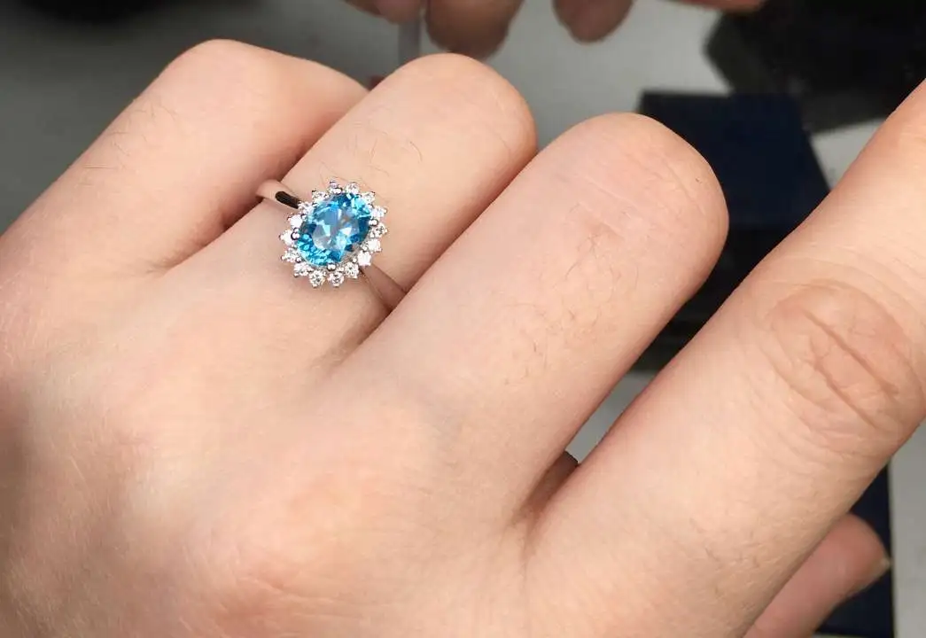 天然圣玛利亚海蓝宝戒指 戒指10*8主石7*5 宝石约1.01ct  18k白金