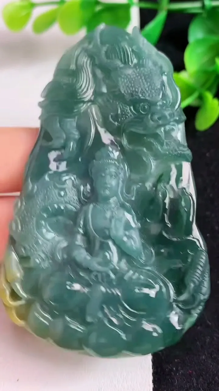 天然A货翡翠蓝水双彩祥龙观音菩萨吊坠，尺寸76.2-48-7.5，重:39.06g
4月17日