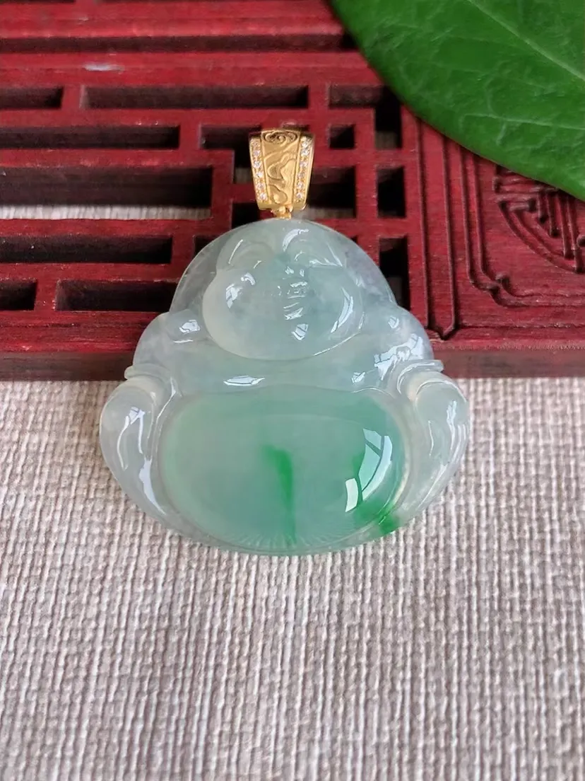 天然A货翡翠18K金扣头飘阳绿佛公吊坠尺寸27.8×30.6×5.5m量7.42g 0415