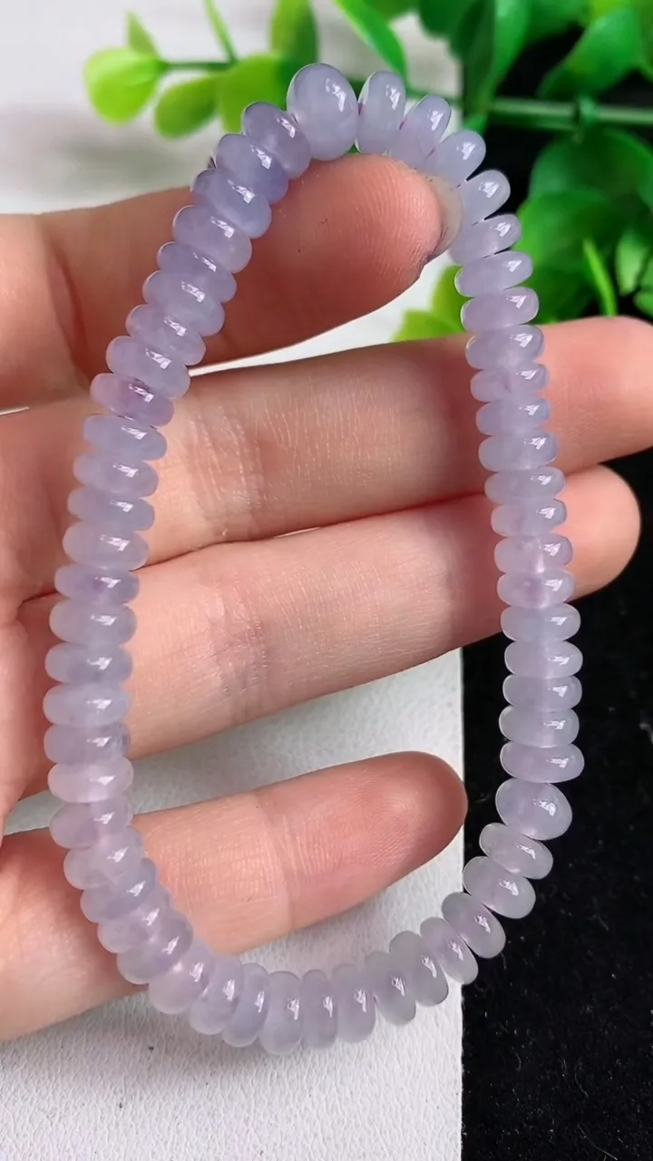 天然A货翡翠紫罗兰算盘珠手串58颗，尺寸6.5-3.3，重量:18.00g4月18日
工厂直销收藏佳品,种好水足，色泽均匀，有种有色，上手高大气！