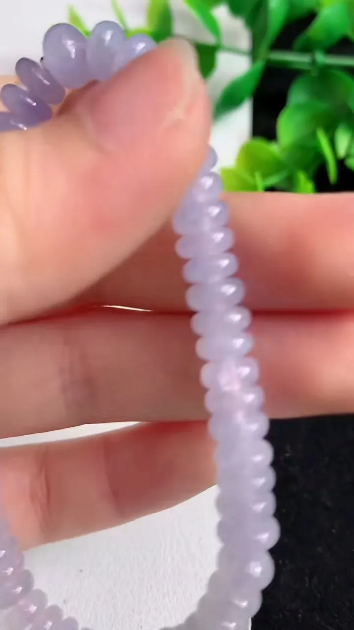 天然A货翡翠紫罗兰算盘珠手串58颗，尺寸6.5-3.3，重量:18.00g4月18日
工厂直销收藏佳品,种好水足，色泽均匀，有种有色，上手高大气！