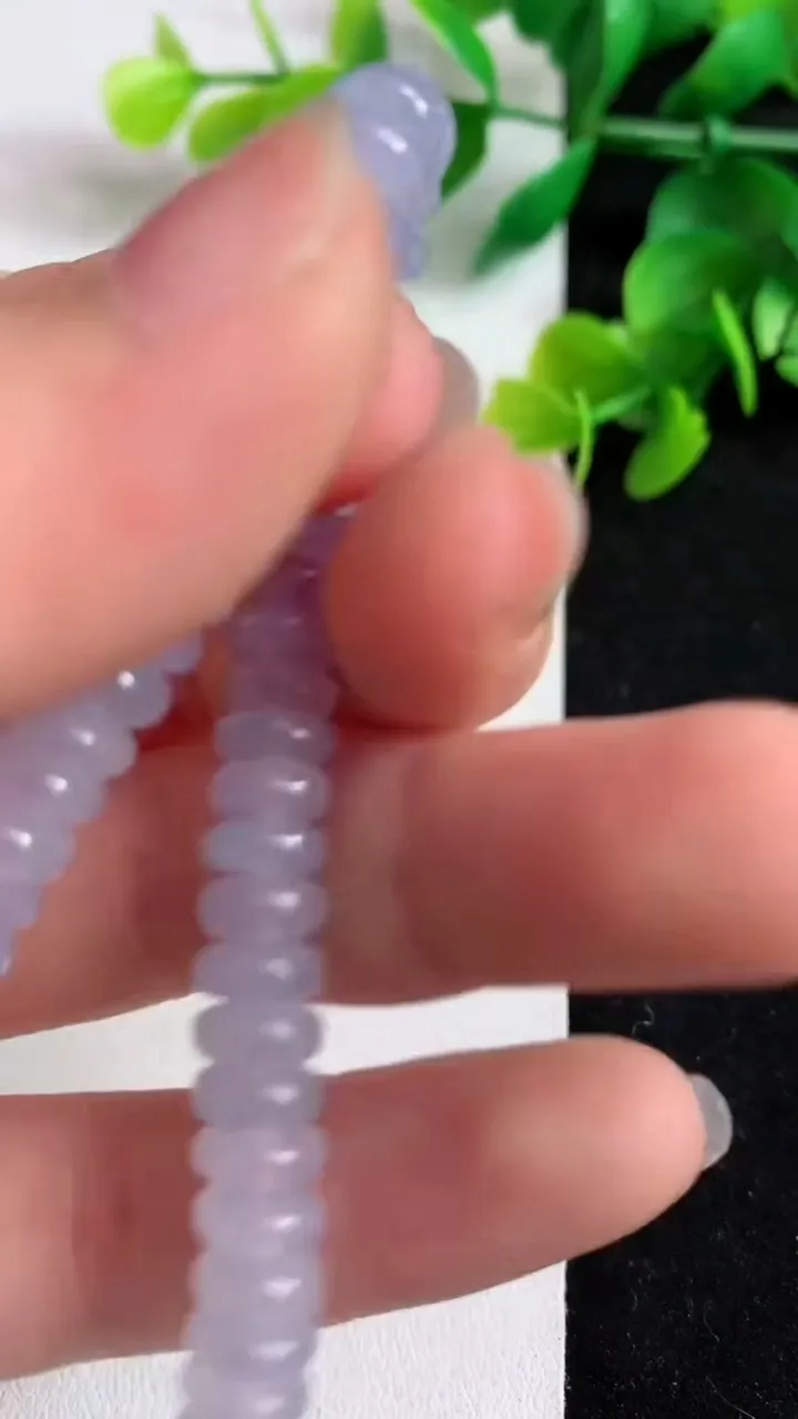 天然A货翡翠紫罗兰算盘珠手串58颗，尺寸6.5-3.3，重量:18.00g4月18日
工厂直销收藏佳品,种好水足，色泽均匀，有种有色，上手高大气！