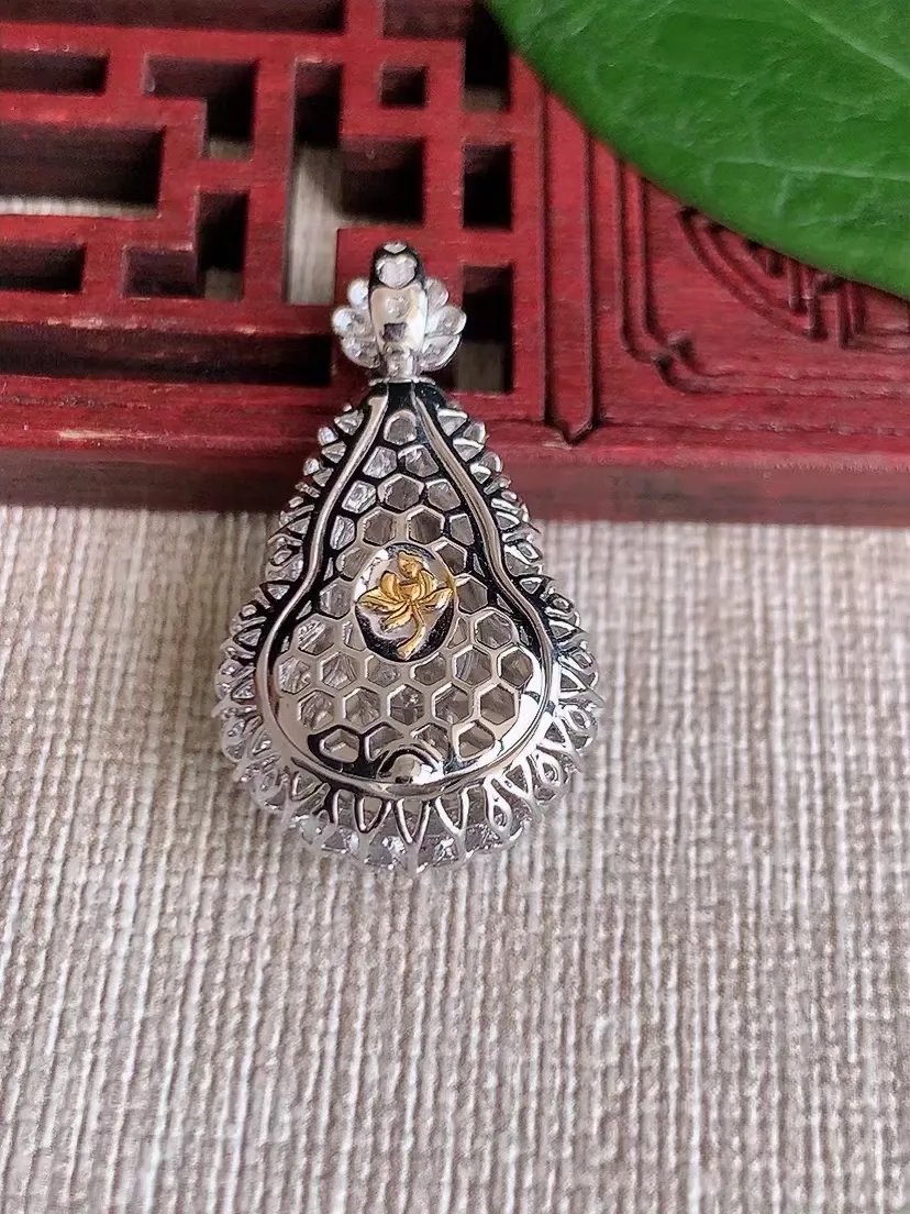 天然A货翡翠18K金满绿葫芦吊坠尺寸30.2×16.8×9.7裸石17×12m量4.14g 0415N