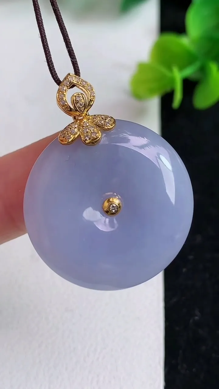 天然A货翡翠k金紫罗兰平安扣吊坠，尺寸26-5.8，重量:8.66g
4月19日