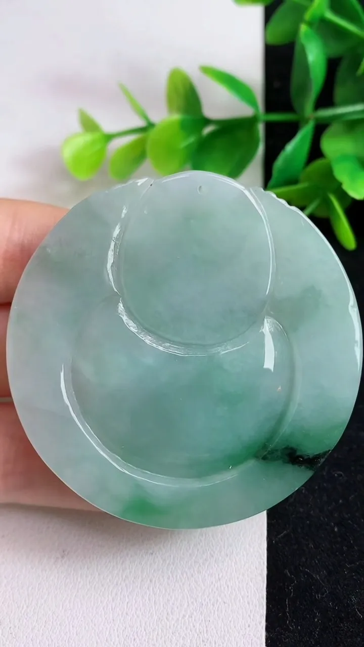 天然A货翡翠阿弥陀佛吊坠，尺寸55.2-9.8，重:51.40g
4月20日