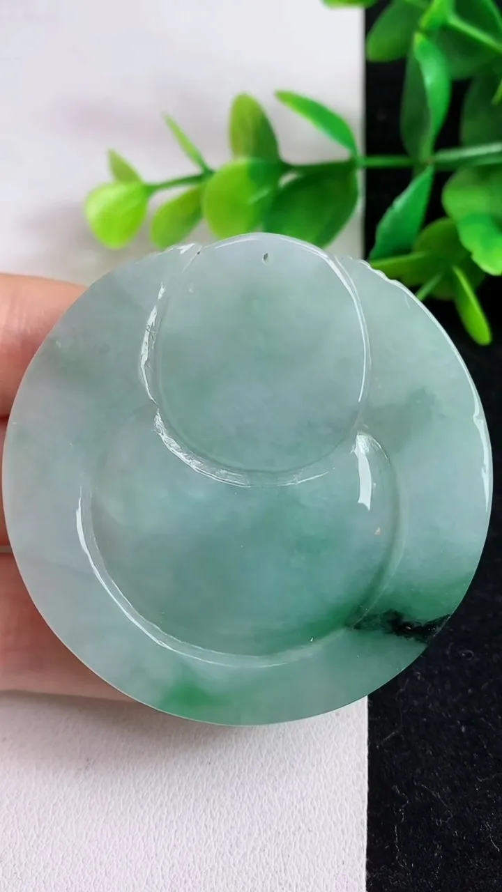 天然A货翡翠阿弥陀佛吊坠，尺寸55.2-9.8，重:51.40g
4月20日