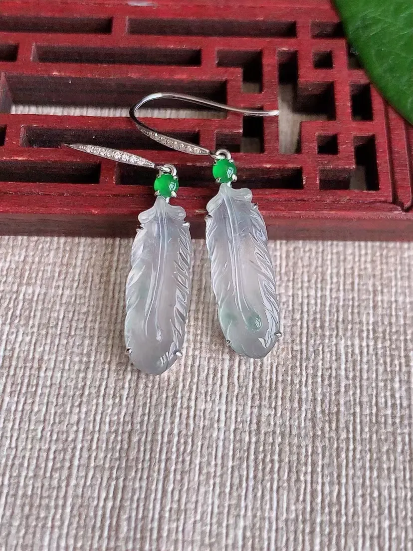 天然A货翡翠18K金镶嵌叶子金枝玉叶耳坠 尺寸19.5×6.8×3.2mm 重量2.55g 0415