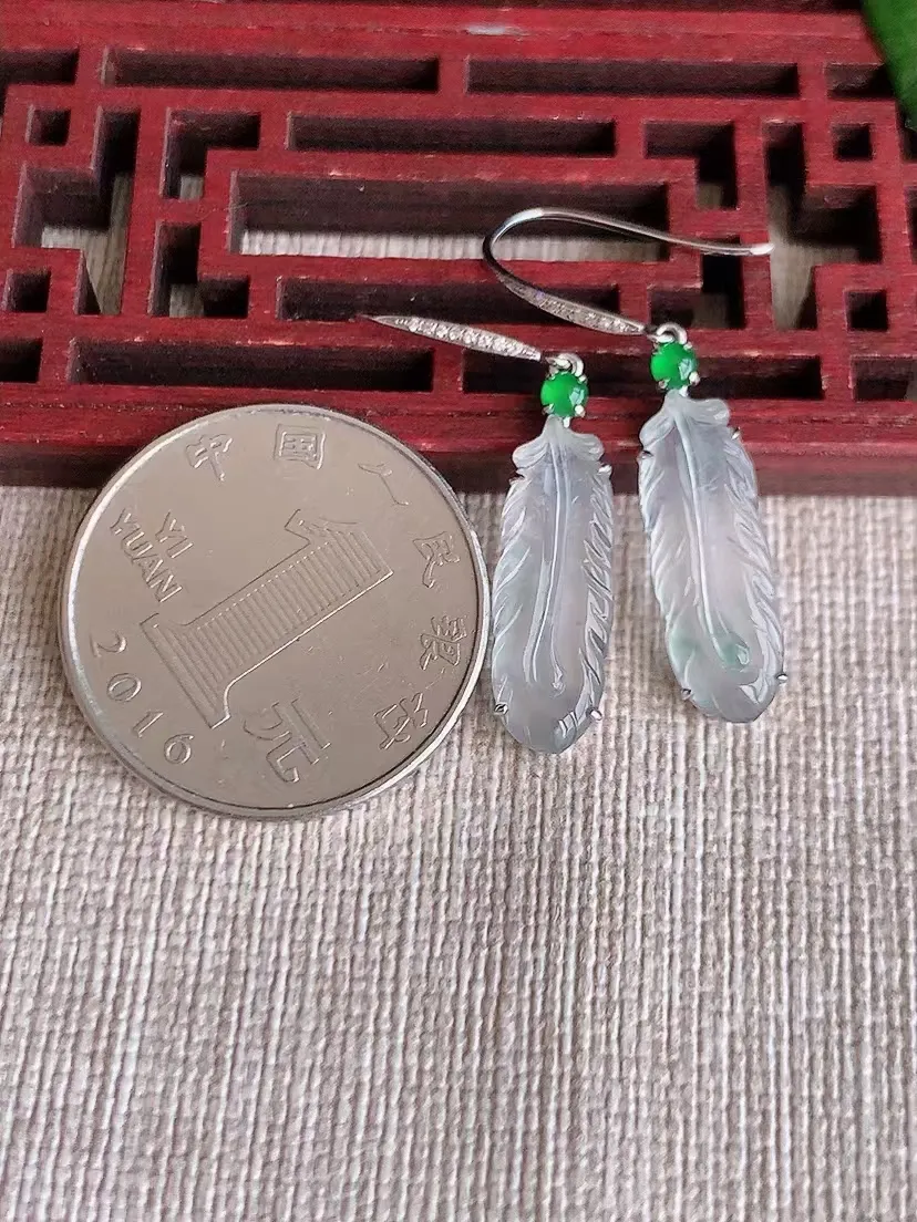 天然A货翡翠18K金镶嵌叶子金枝玉叶耳坠 尺寸19.5×6.8×3.2mm 重量2.55g 0415