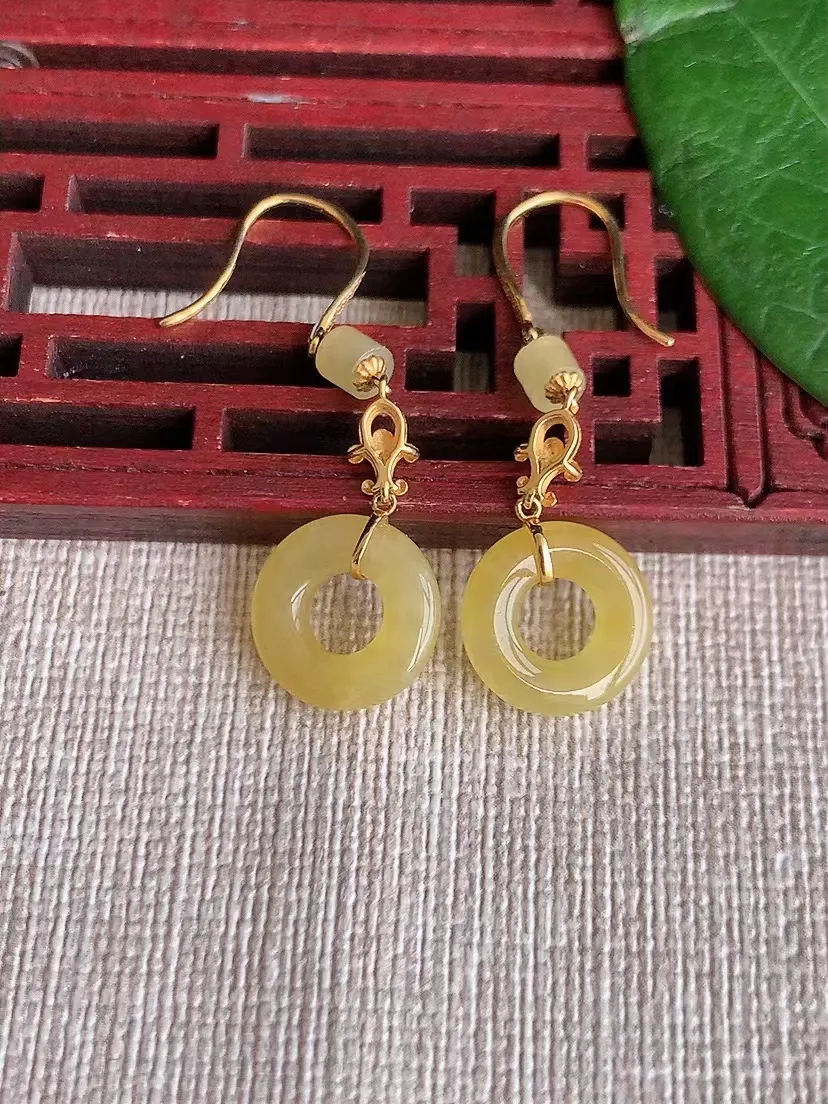 天然A货翡翠18K金镶嵌黄翡平安环耳坠 尺寸12×2.8mm 重量3.06g 0415