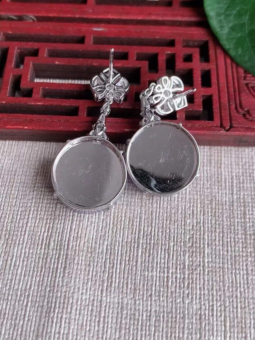 天然A货翡翠18K金伴钻镶嵌紫罗兰无事牌耳坠 尺寸17×5.2mm 重量10.69g 0420