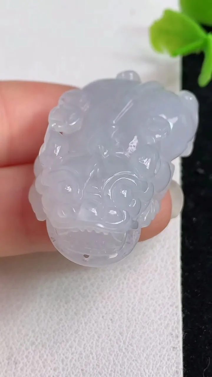 天然A货翡翠冰种白月光貔貅吊坠，尺寸36.6-21-12.3，重量:19.80g
4月23日