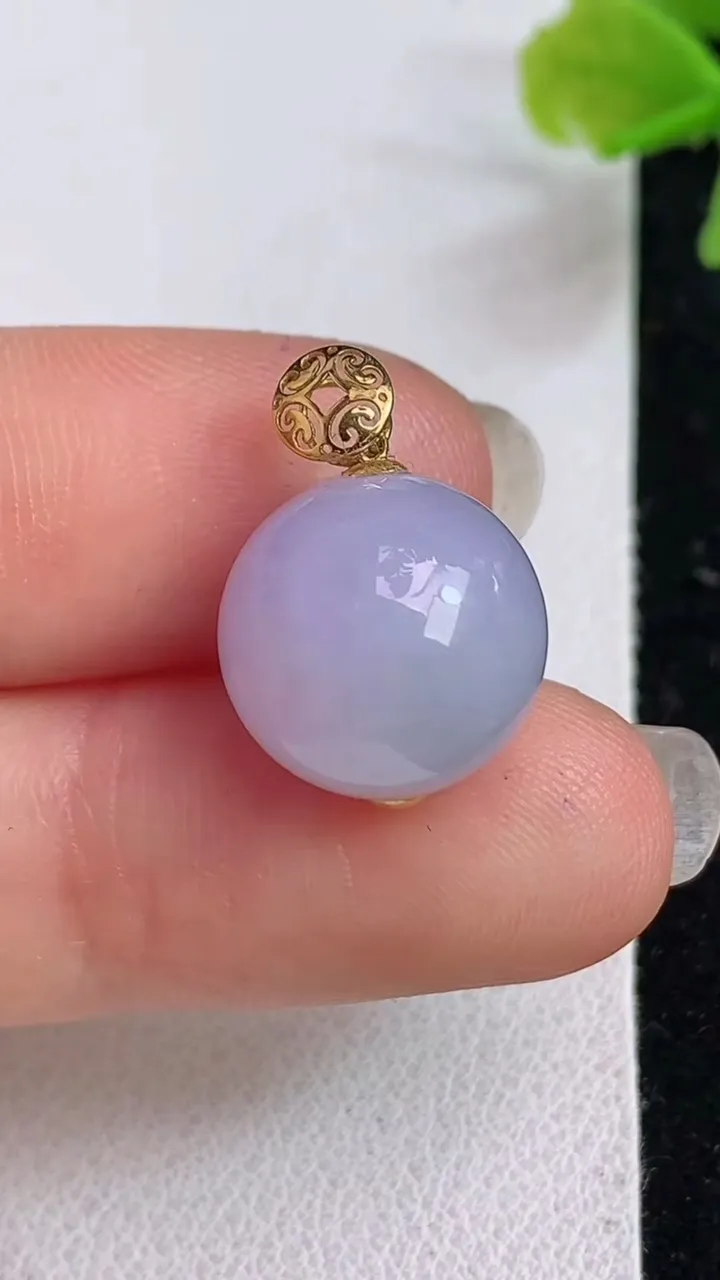 天然A货翡翠18k金紫罗兰圆珠吊坠，尺寸12.8，重量:3.76g4月23日
工厂直销收藏佳品,种好