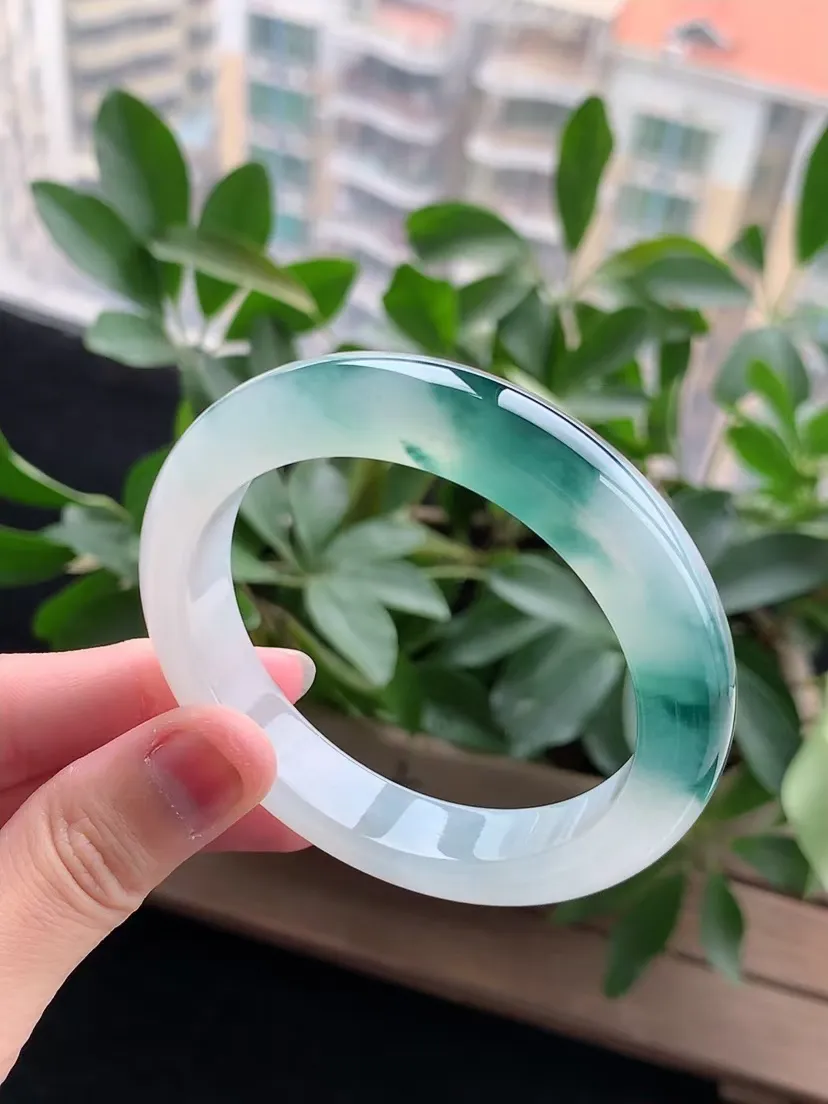 天然A货翡翠飘花半山半水正装正圈手镯56-57圈口尺寸56×12.3×9.3mm 重量64.06g 0420