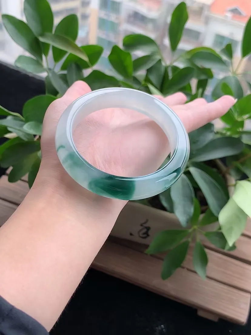 天然A货翡翠飘花半山半水正装正圈手镯56-57圈口尺寸56×12.3×9.3mm 重量64.06g 0420