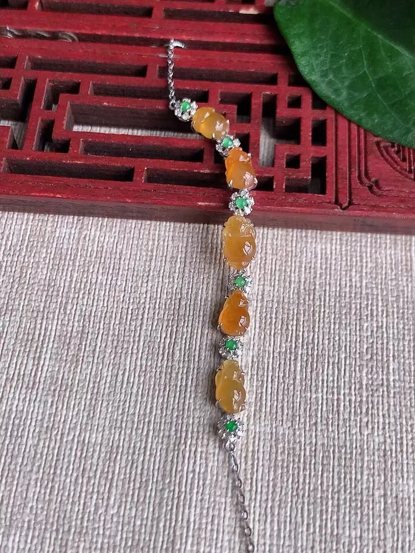 天然A货翡翠冰种18K钻镶嵌黄翡招财金蟾手链尺寸8.4×5.2×4mm 重量3.19g 0419