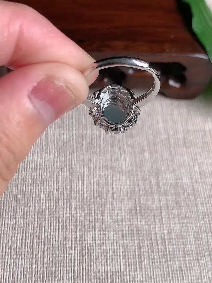 天然A货翡翠925银镶嵌满绿蛋面戒指 圈口可调节 尺寸10×8mm 重量2.62g 0423