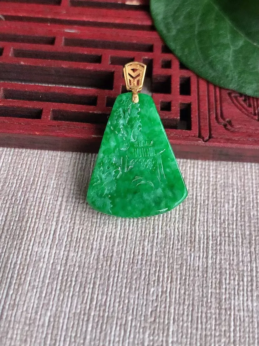天然A货翡翠18K金扣头满绿意境山水牌吊坠  尺寸32.4×25.8×20.5×4.7mm 重量4.06g 0425