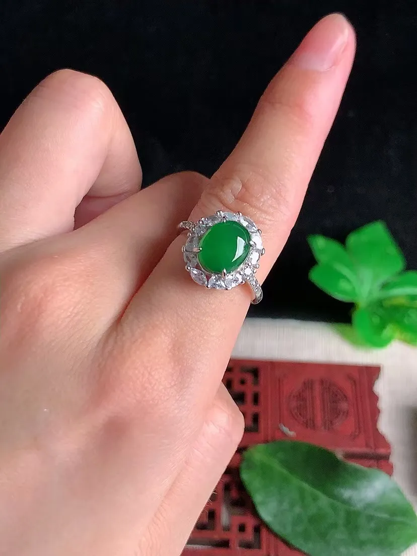 天然A货翡翠925银镶嵌满绿蛋面戒指 圈口可调节 尺寸10×8mm 重量2.62g 0423