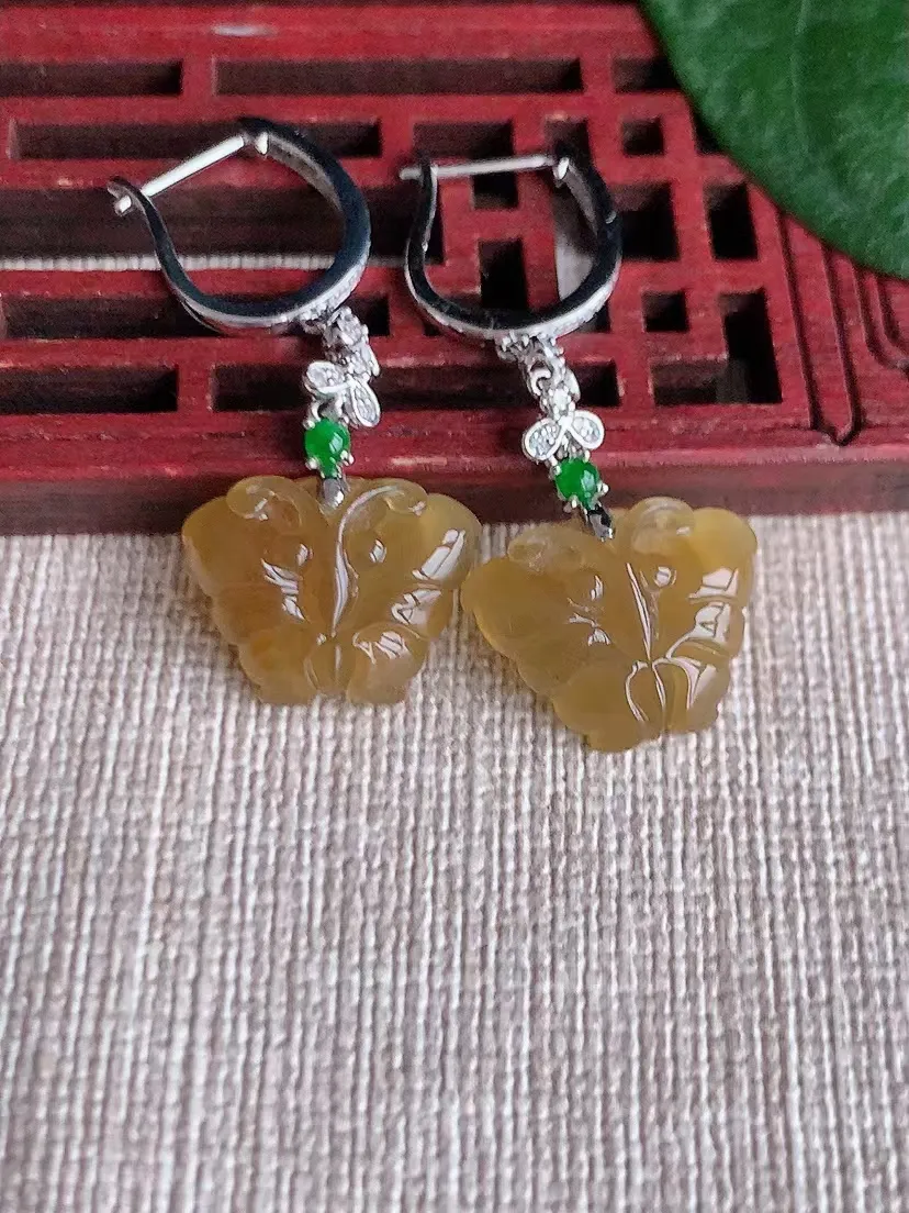 天然A货翡翠18K金伴钻镶嵌黄翡蝴蝶耳坠 尺寸11.8×15.4×3.6mm 重量4.87g 0426