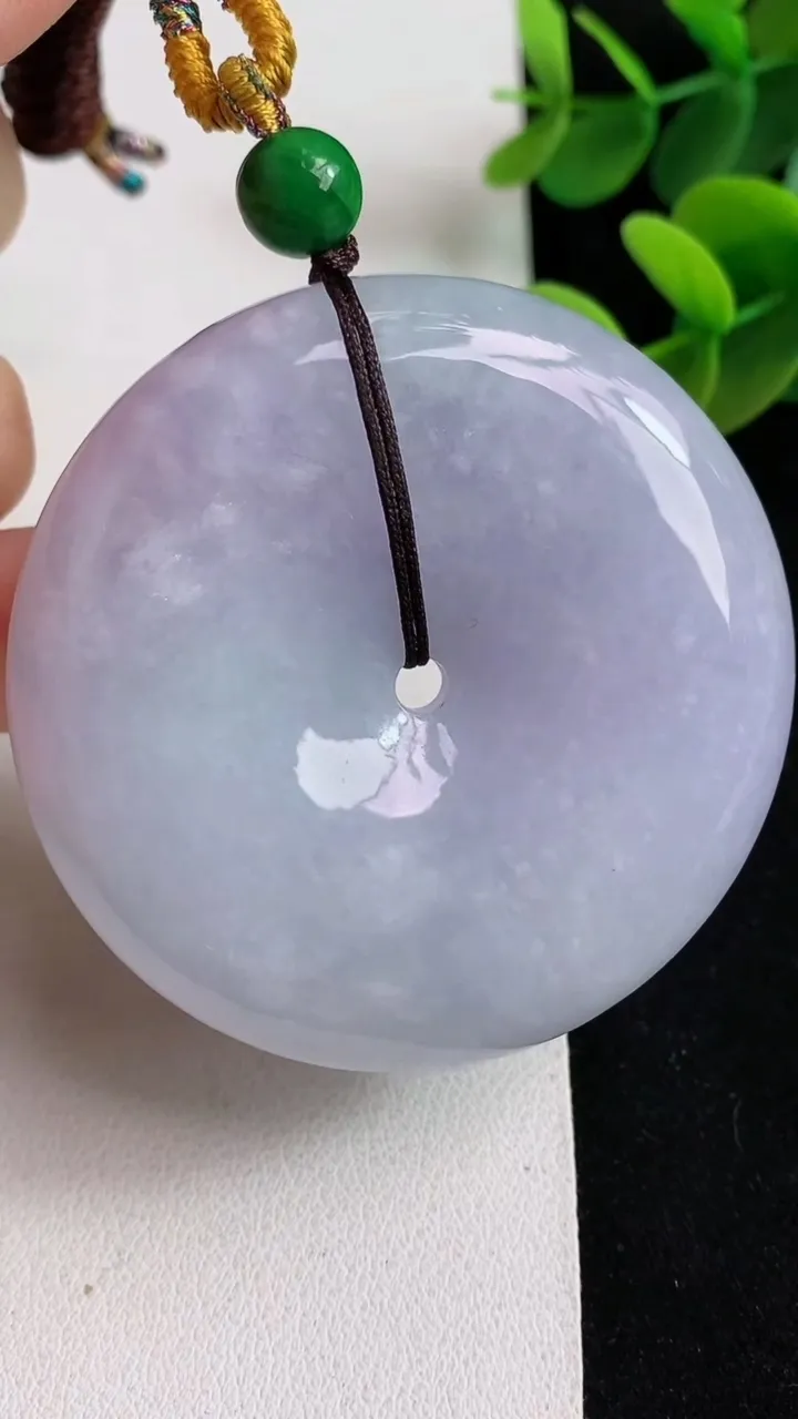 天然A货翡翠紫罗兰平安扣吊坠，尺寸55.6-11.8，重量:80.07g
4月29日