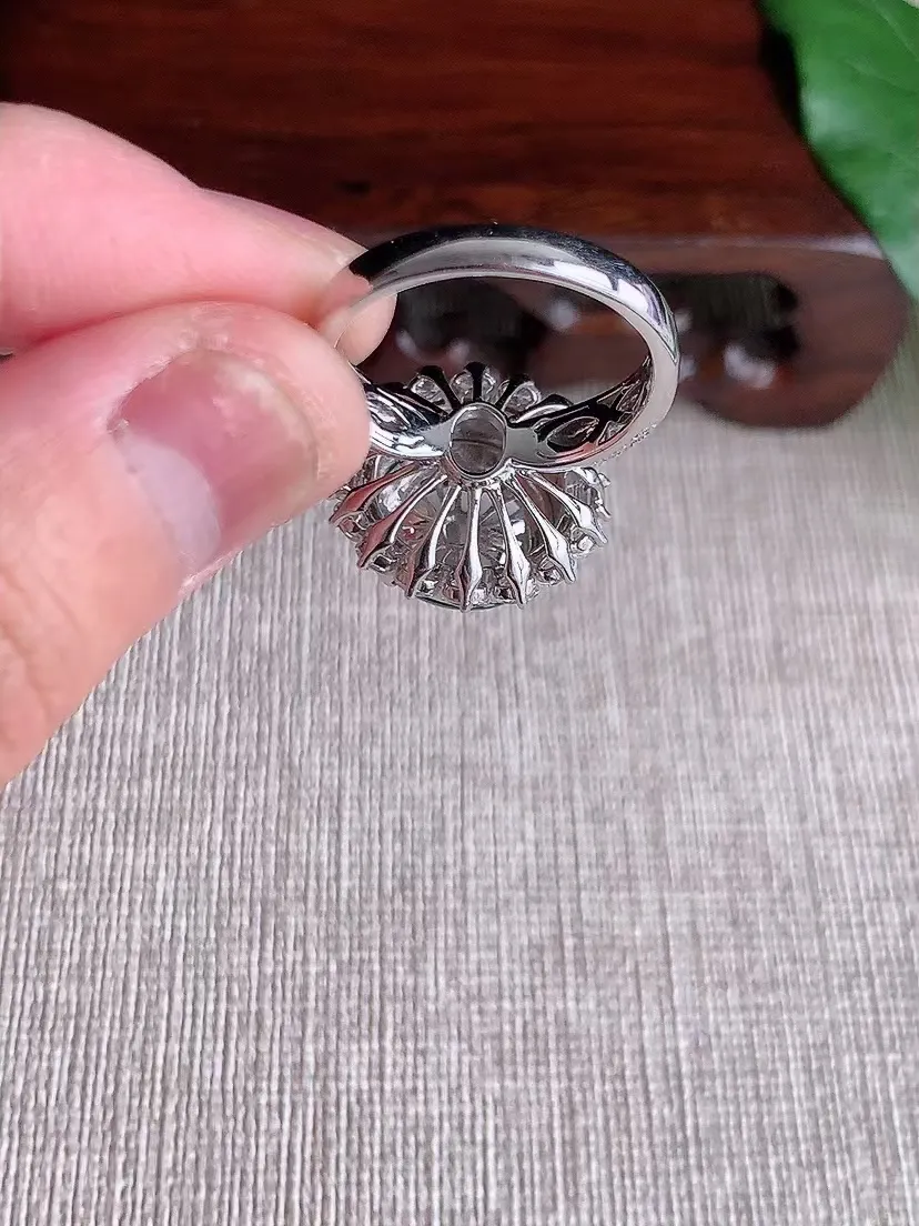 天然A货翡翠18K金伴钻镶嵌满绿蛋面戒指 圈口17.8裸石尺寸12mm 重量6.89g 0426