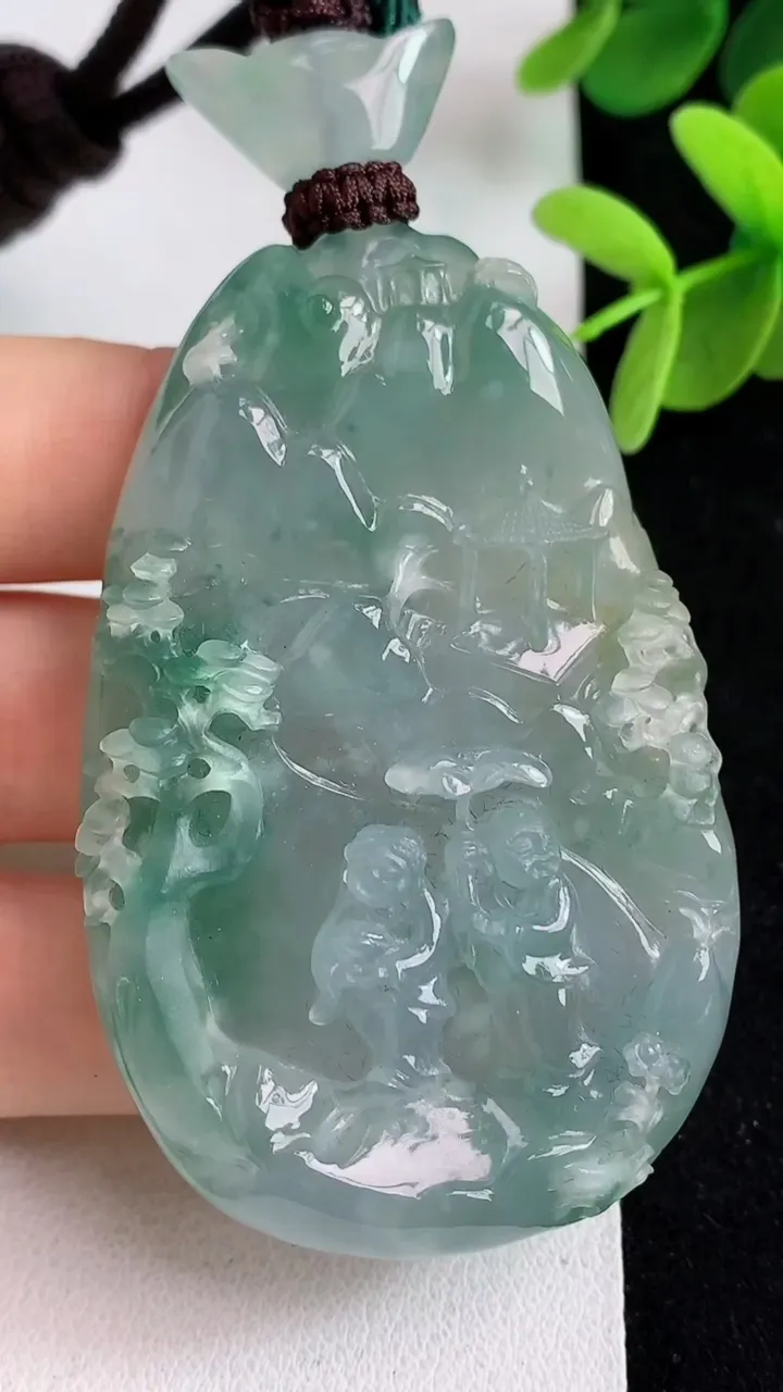 天然A货翡翠山水牌吊坠，尺寸61.5-39.7-14，重量:72.28g
4月29日