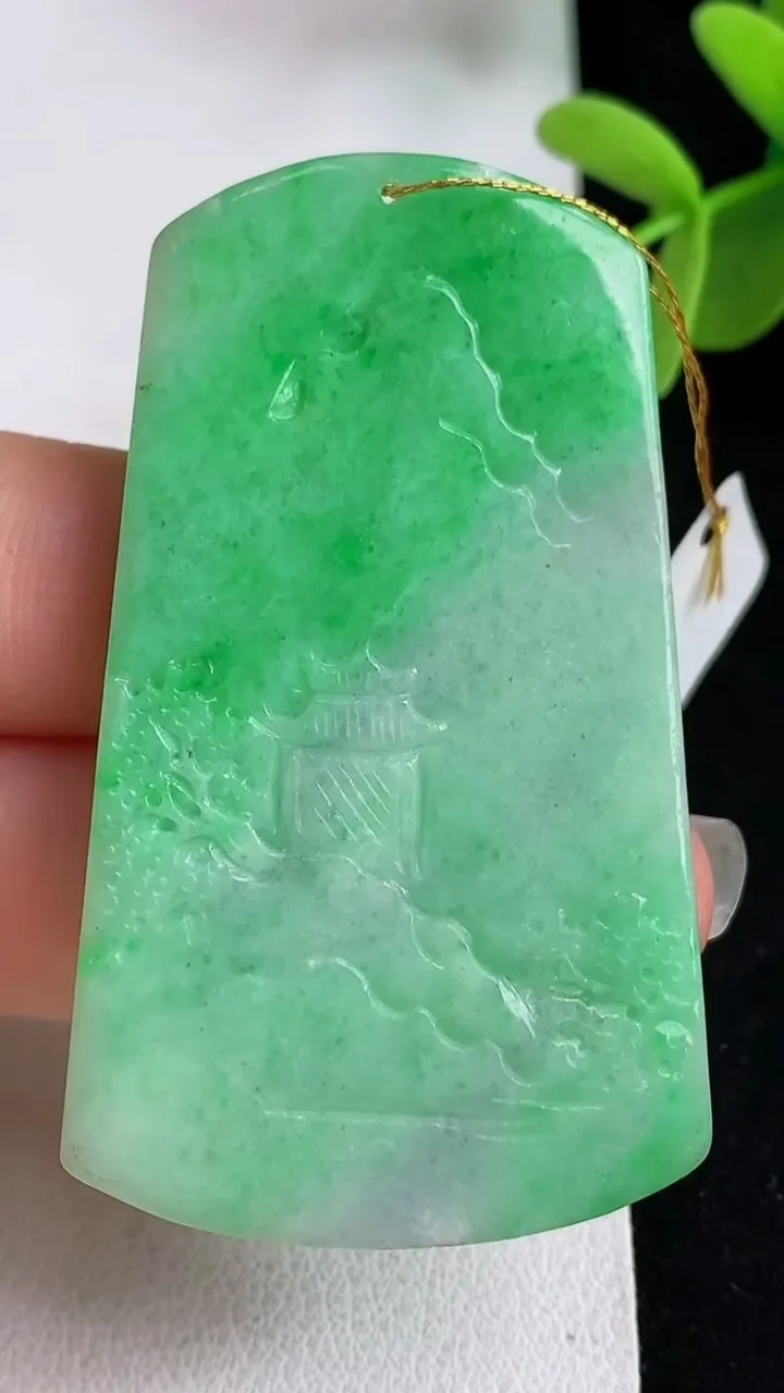 天然A货翡翠山水牌吊坠，尺寸54-32-5.7，重量:21.89g
4月29日