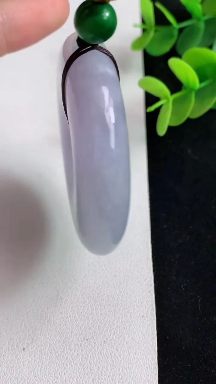 天然A货翡翠紫罗兰平安扣吊坠，尺寸55.6-11.8，重量:80.07g
4月29日