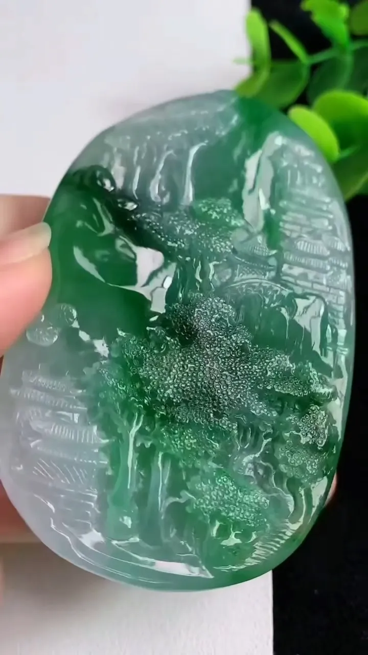 天然A货翡翠山水牌吊坠，尺寸77.3-49-14.2，重量:100.65g
4月29日