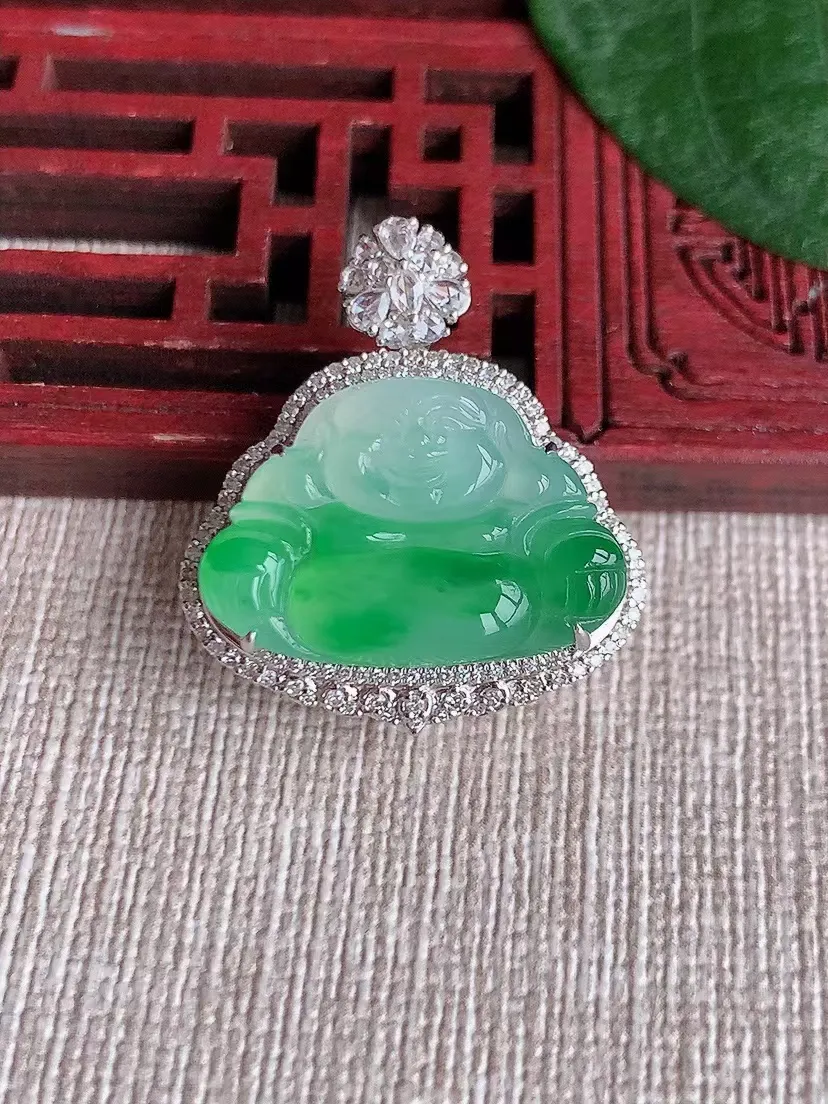 天然A货翡翠18K金飘绿佛公吊坠尺寸27×24×10.5裸石14.5×21.6m量6.18g 042