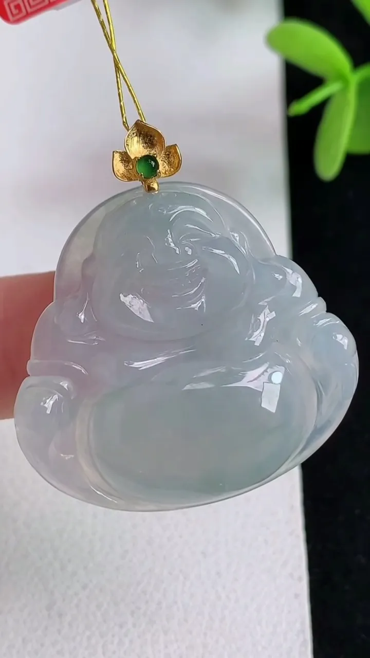 天然A货翡翠白冰佛公吊坠，尺寸29-31.6-6，重量:7.89g
4月29日