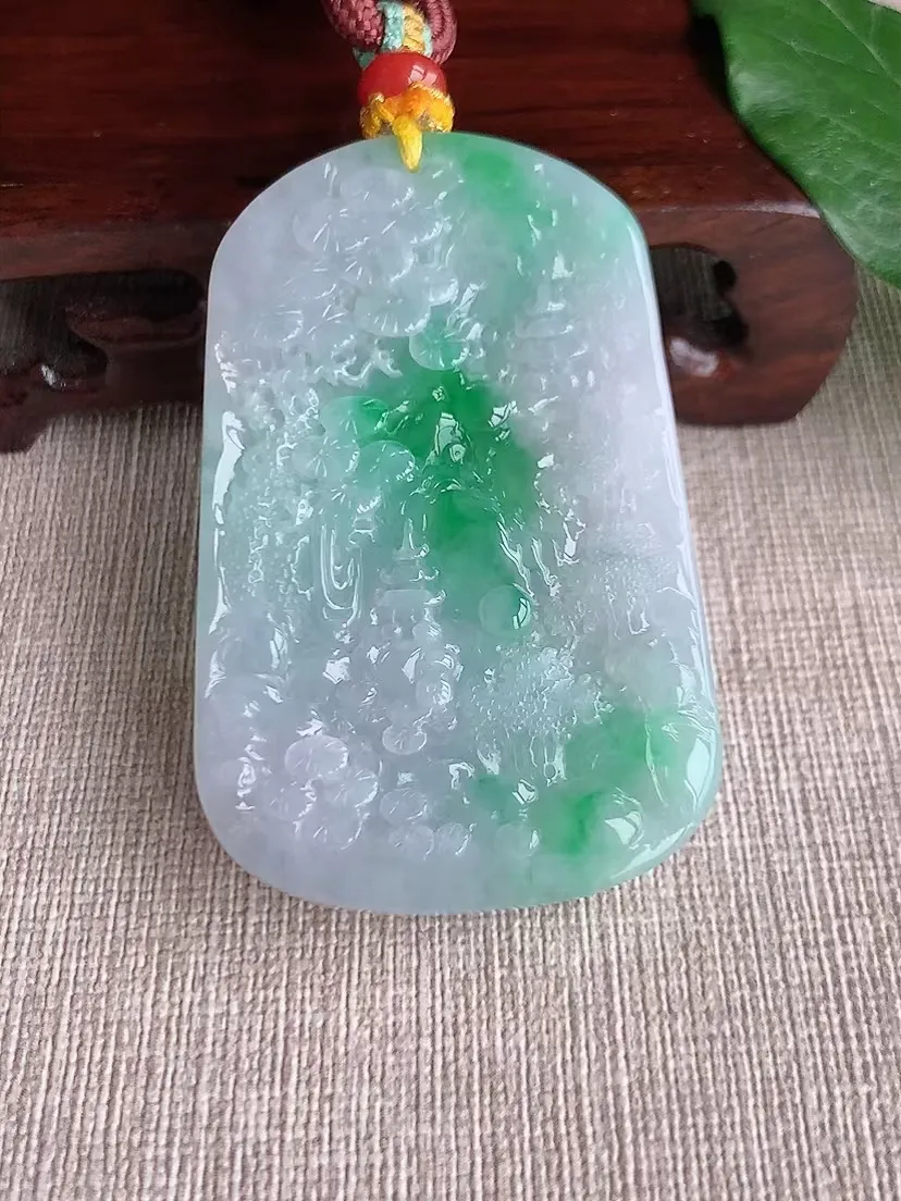 天然A货翡翠飘绿意境山水牌吊坠 尺寸59×27.3×12.5m量64.10g 0426