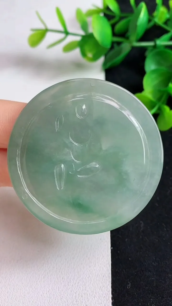 天然A货翡翠文殊菩萨吊坠，尺寸50.8-4.8，重:25.10g
4月30日