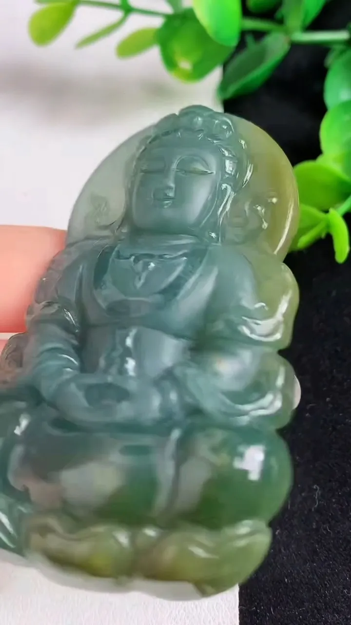 天然A货翡翠蓝水双彩观音菩萨吊坠，尺寸70.6-14.2-8.6，重:48.01g
4月30日