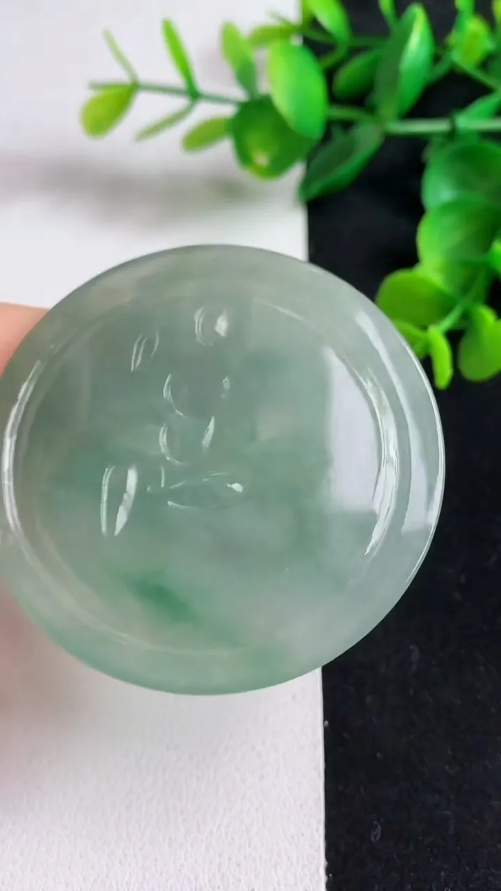 天然A货翡翠文殊菩萨吊坠，尺寸50.8-4.8，重:25.10g
4月30日