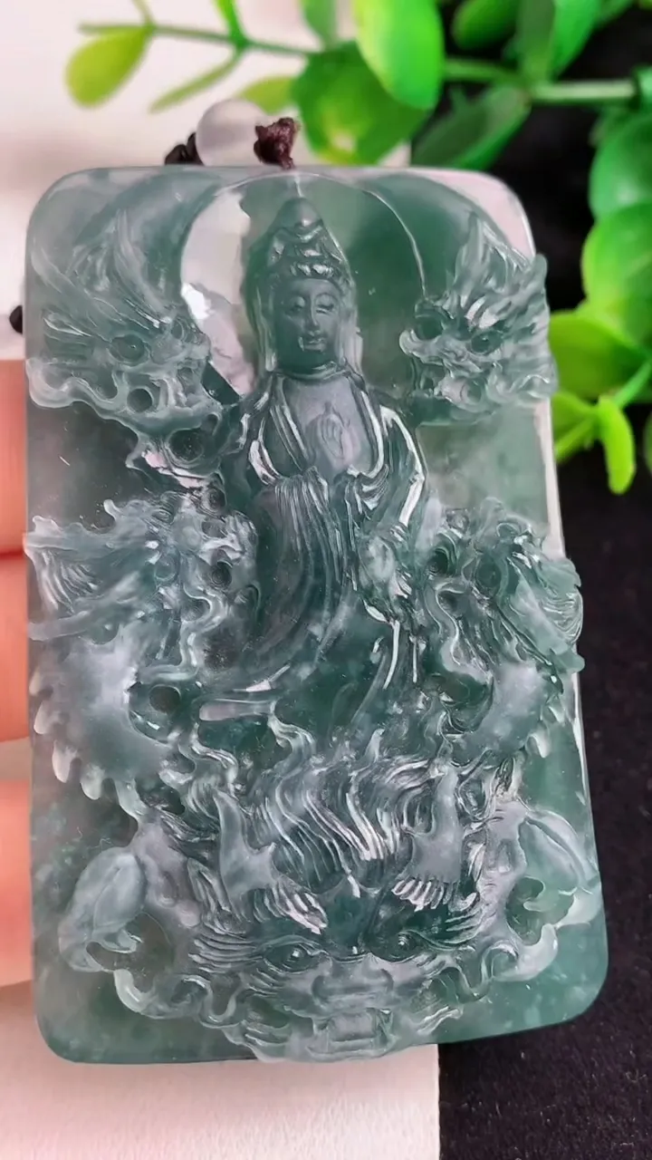 天然A货翡翠蓝水九龙至尊 观音菩萨吊坠，尺寸69.5-44.6-8.5，重:55.04g
4月30日