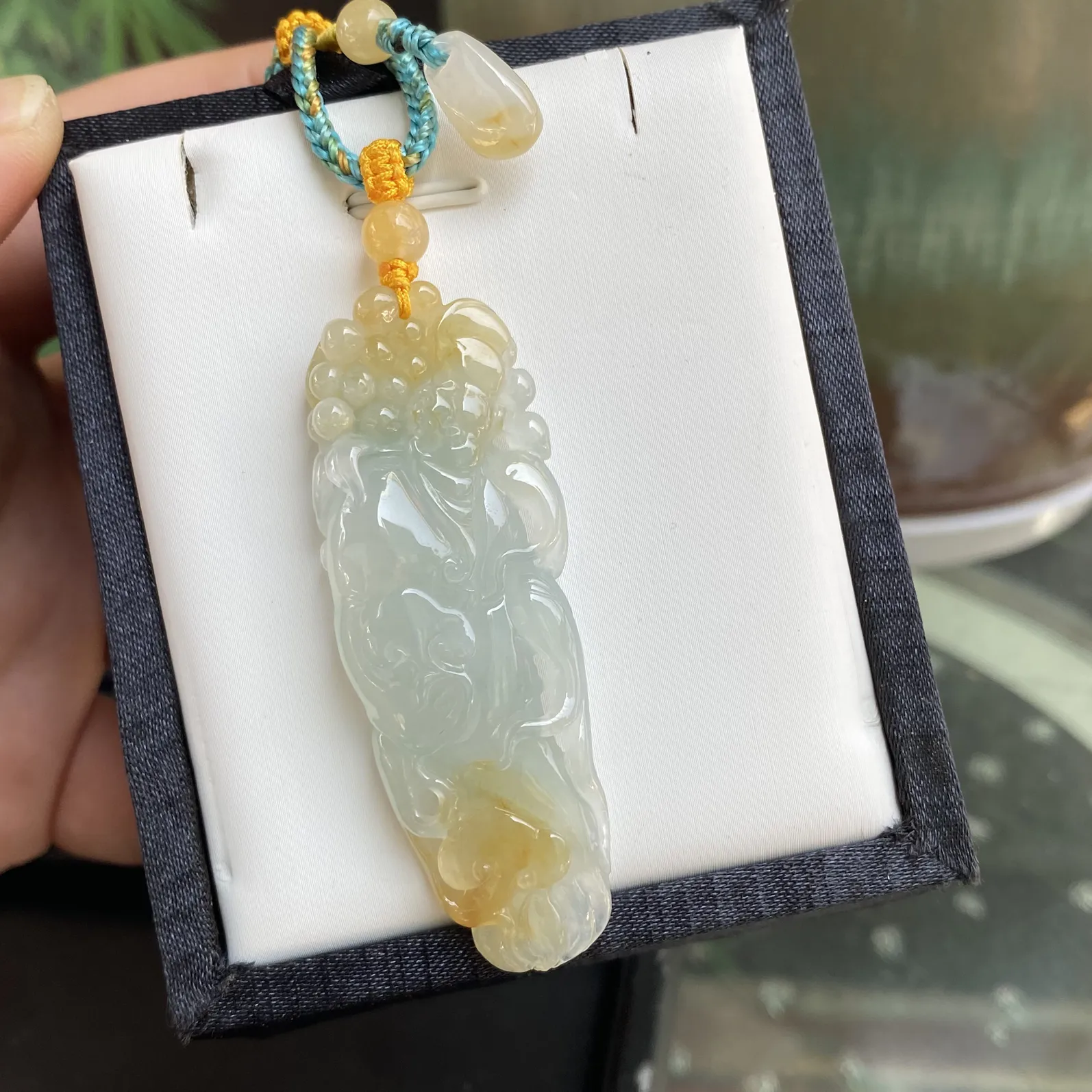 推荐【翡翠冰糯种黄色如意人参】人生如意，天然黄翡，冰润细腻大件厚装，品相佳，彰显个性，超值～～
