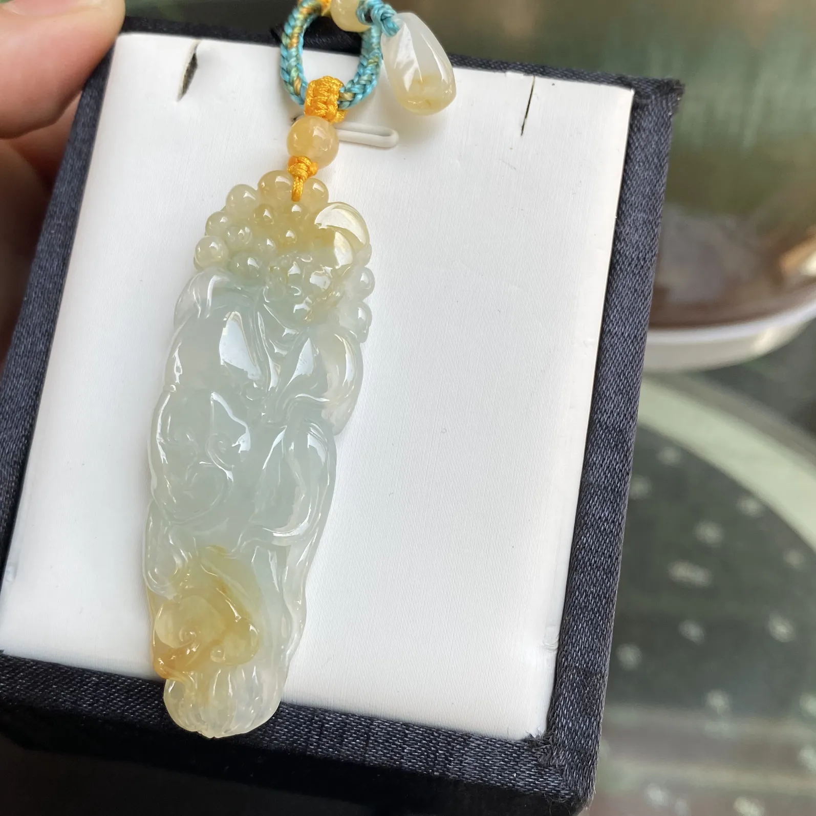 推荐【翡翠冰糯种黄色如意人参】人生如意，天然黄翡，冰润细腻大件厚装，品相佳，彰显个性，超值～～