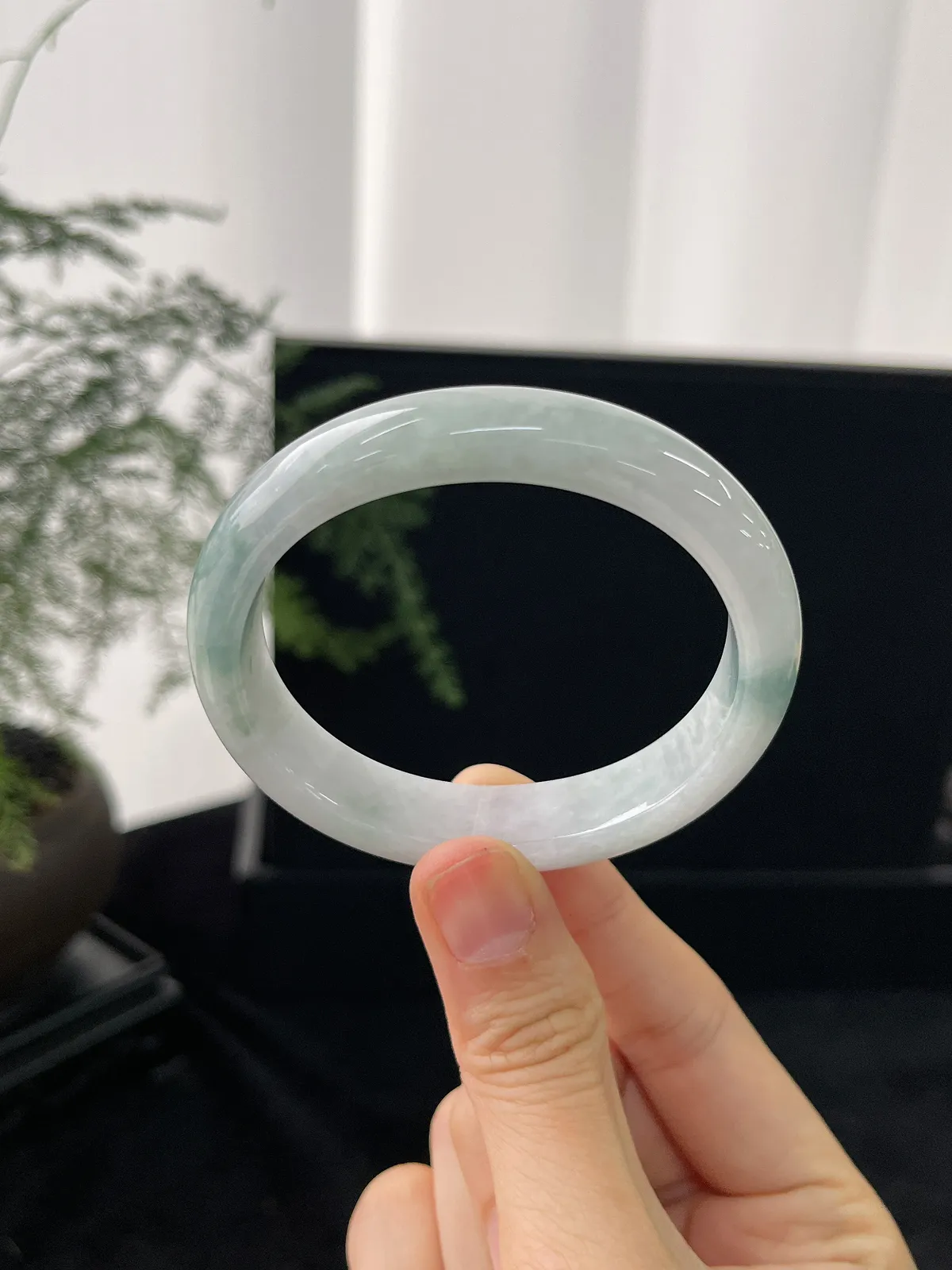 贵妃镯53圈口，翡翠糯化种飘蓝花手镯