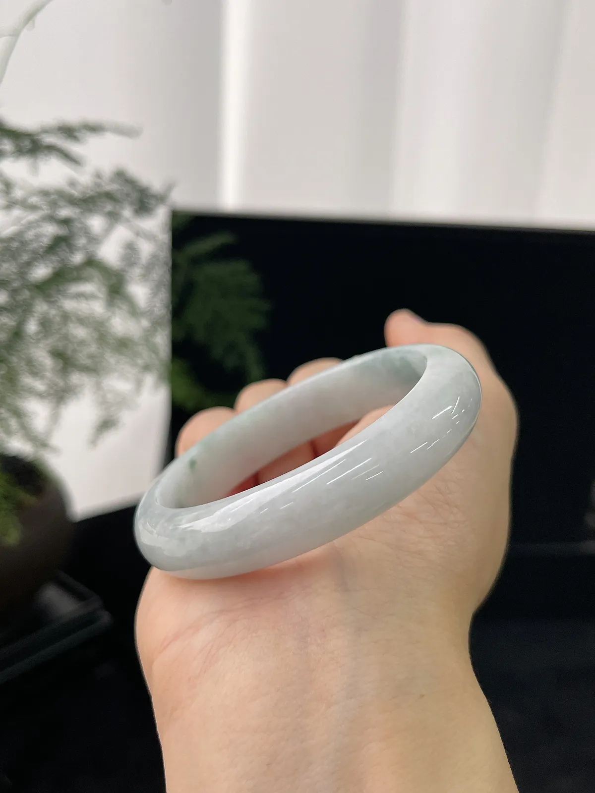 贵妃镯53圈口，翡翠糯化种飘蓝花手镯