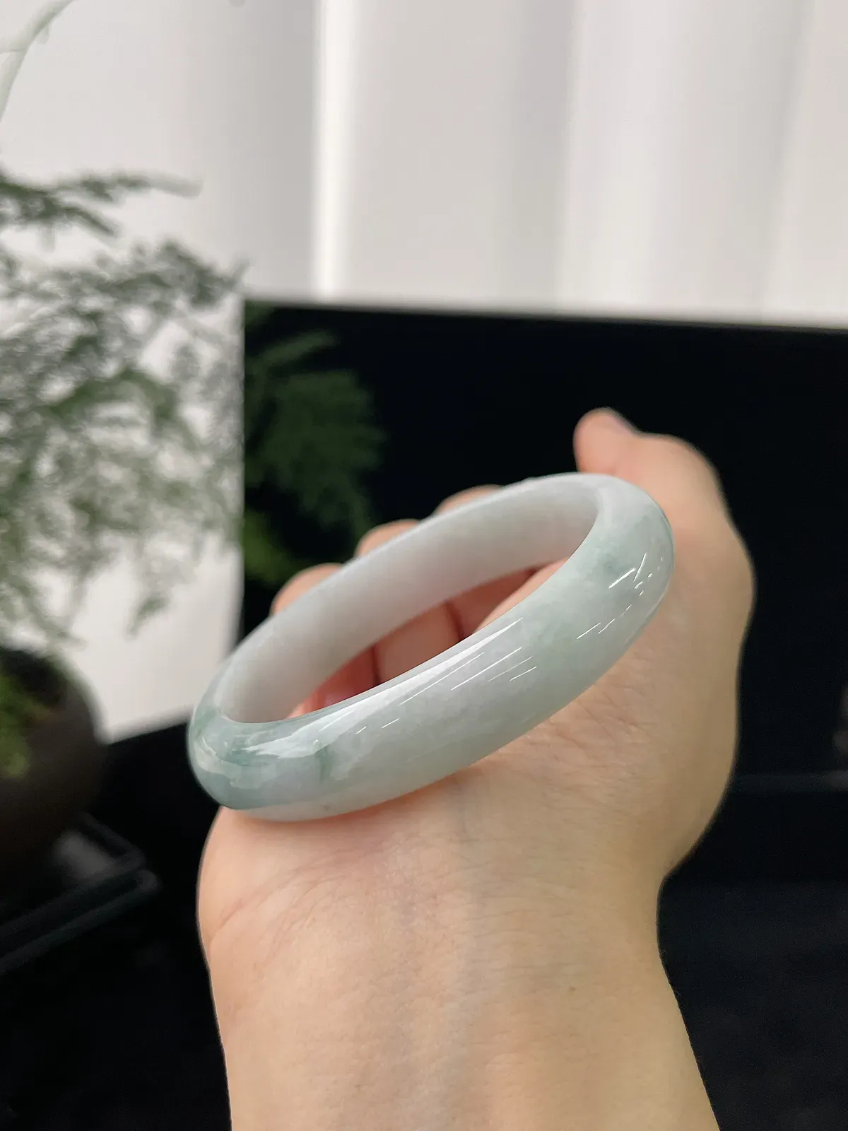贵妃镯53圈口，翡翠糯化种飘蓝花手镯