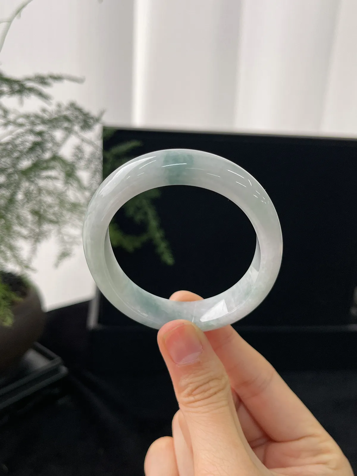 贵妃镯53圈口，翡翠糯化种飘蓝花手镯