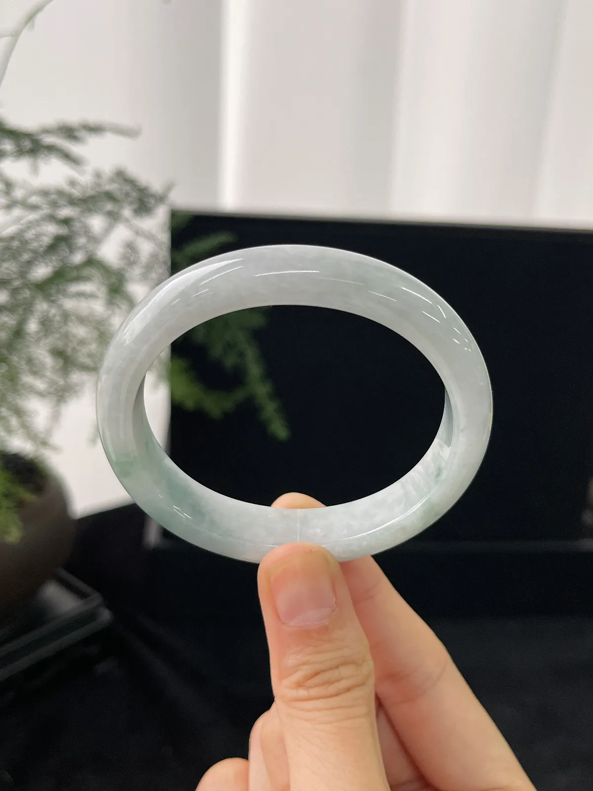 贵妃镯53圈口，翡翠糯化种飘蓝花手镯