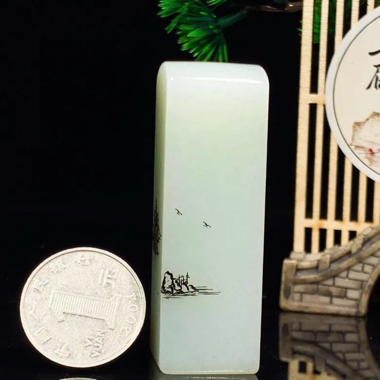 新疆山料山水怡情印章。尺寸62/20/20重70.6克。玉质细腻油润。手推出油。品相大气 lt250331