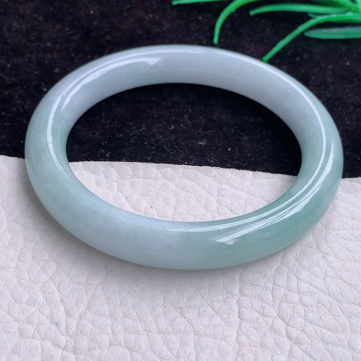 自然光js 56mm缅甸A货翡翠胶感清新圆条玉镯玉手镯 美人镯56*10*9.2mm